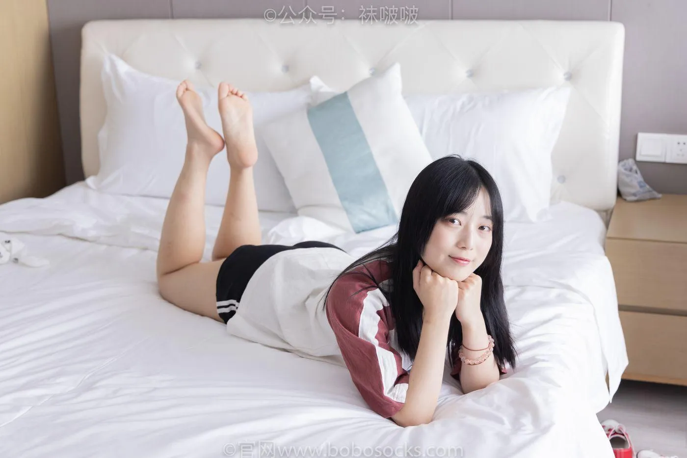 [BoBoSocks袜啵啵]NO.036 菠萝-帆布鞋、白棉袜、裸足 [138P]插图3